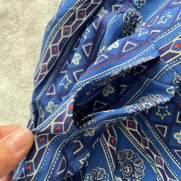 Hollister size small geometric tribal shorts - Picture 6 of 6